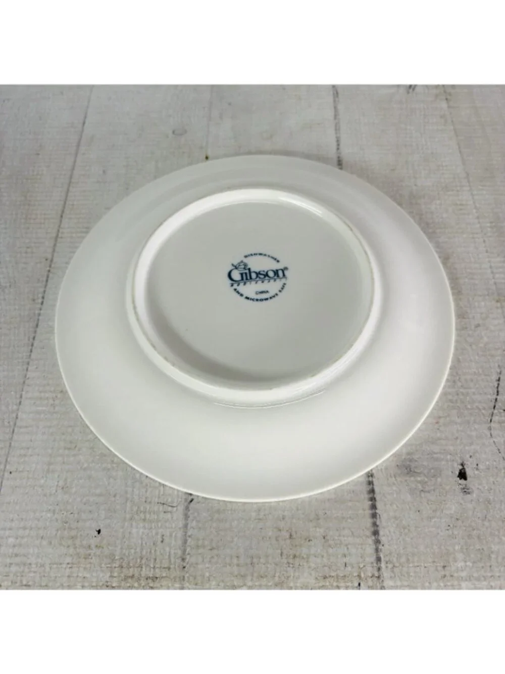 Gibson FRUIT Embossed Fruit White Shades Ceramic 7 3/4